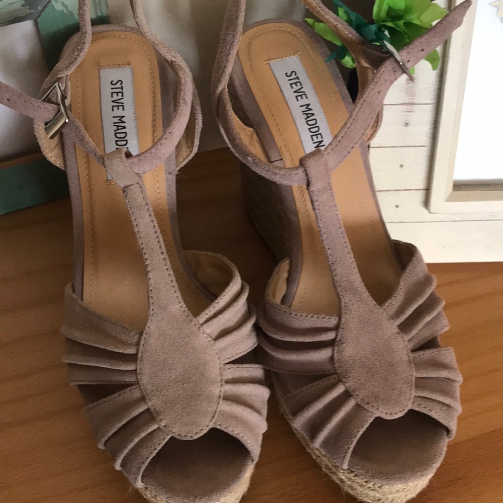 Steve Madden pink suede sandals
